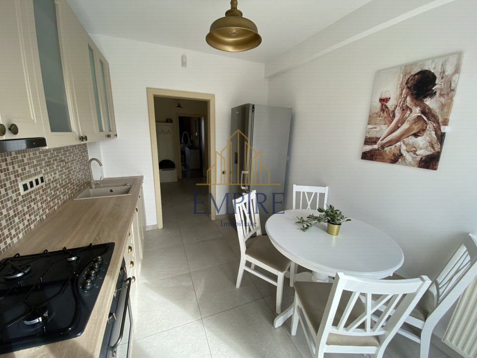 Apartament cu 3 camere decomandate, view, zona Str. Fagului