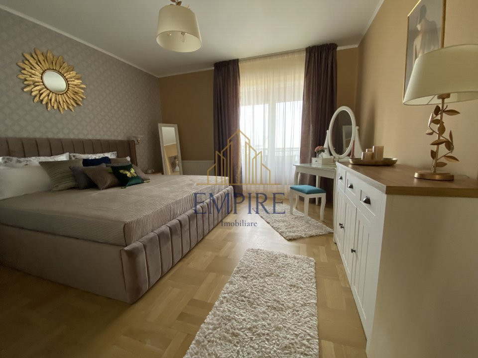 Apartament cu 3 camere decomandate, view, zona Str. Fagului