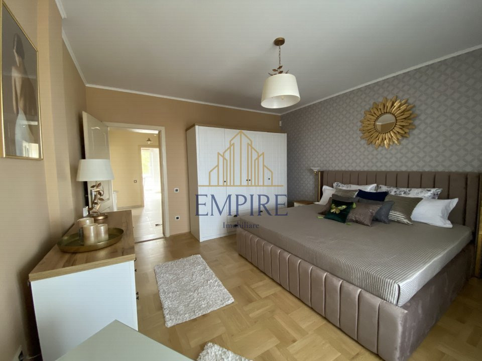 Apartament cu 3 camere decomandate, view, zona Str. Fagului