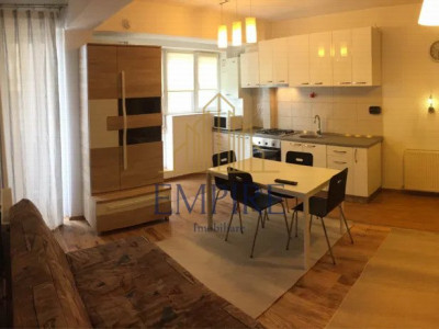 Apartament 2 camere de vanzare, zona Str. Stejarului