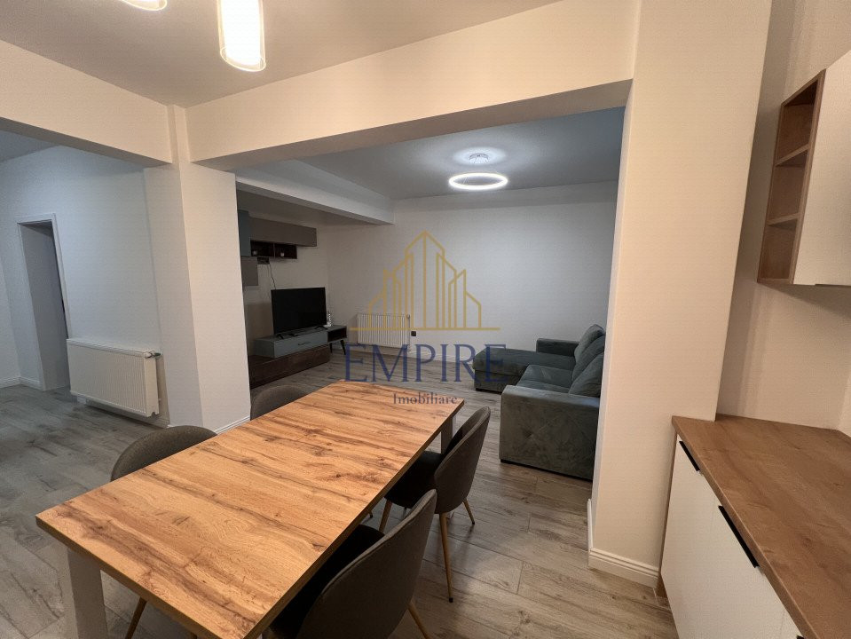 Apartament 3 camere de vanzare, zona Str. Porii