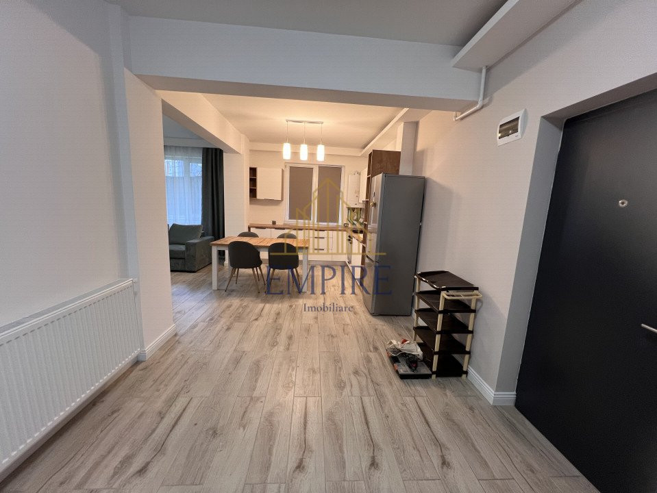 Apartament 3 camere de vanzare, zona Str. Porii