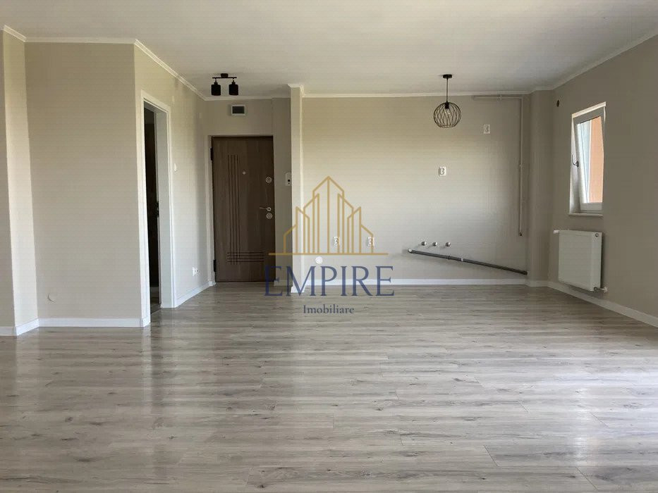 Apartament 3 camere de vanzare, zona Str. Constantin Brancusi