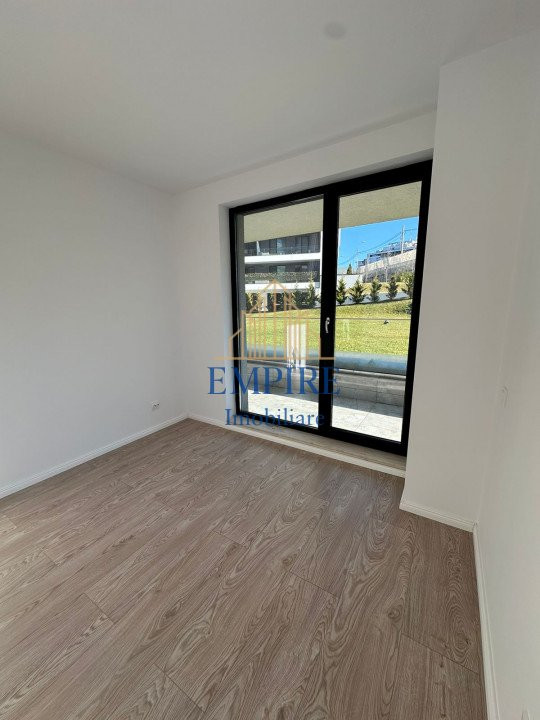 Apartament 3 camere de vanzare, finisat, zona Frunzisului